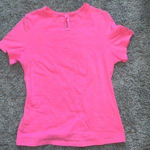 SOLD OUT SKIMS COTTON JERSEY T-SHIRT | COLOR: SUGAR PINK, Sz Medium.